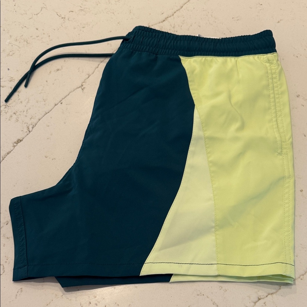 Gilly Hicks Sz XL Mens Two-Tone Swim Shorts with Liner Elastic Waist Pockets